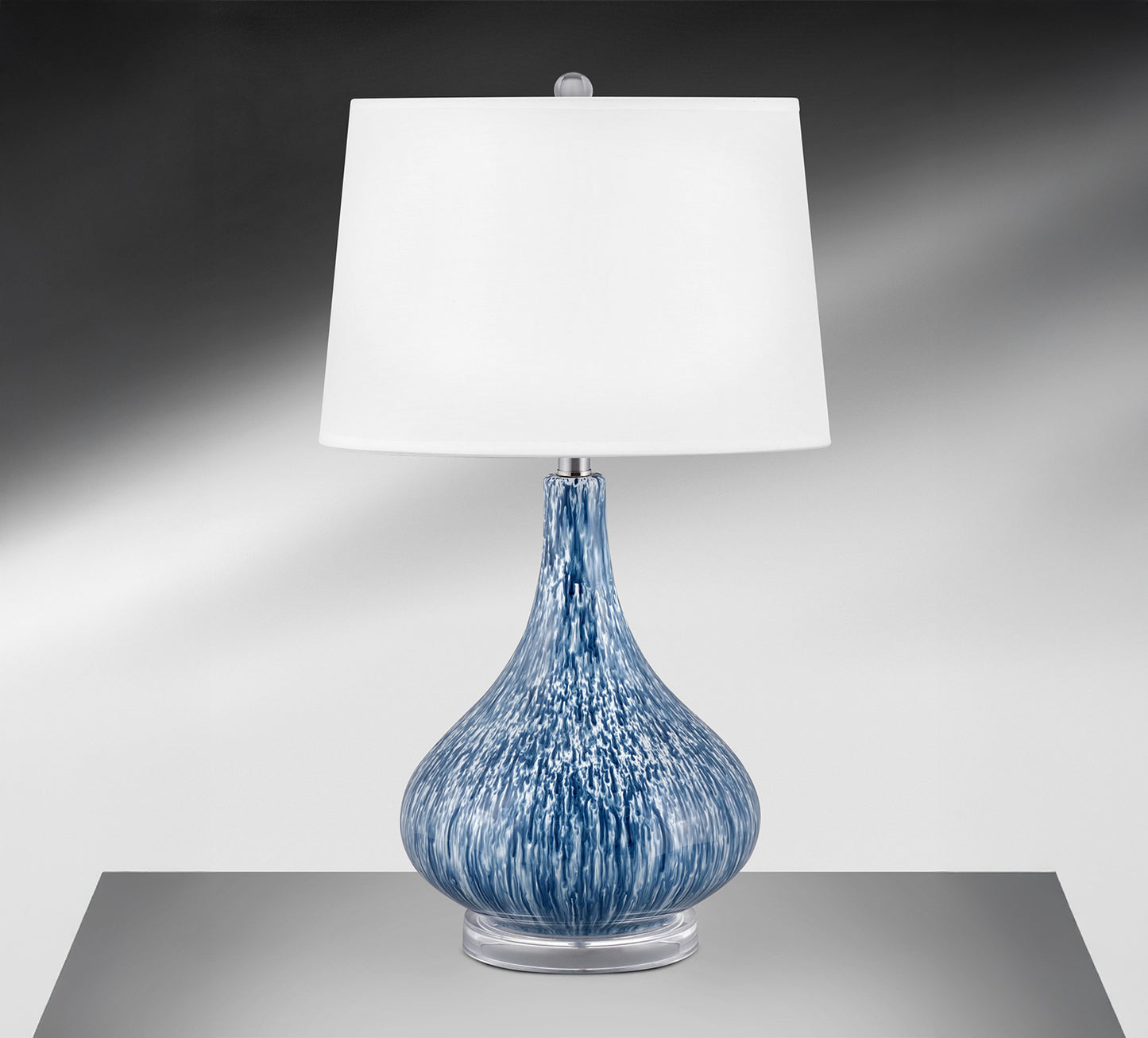 LÁMPARA AZUL BLANCA CON TOQUES