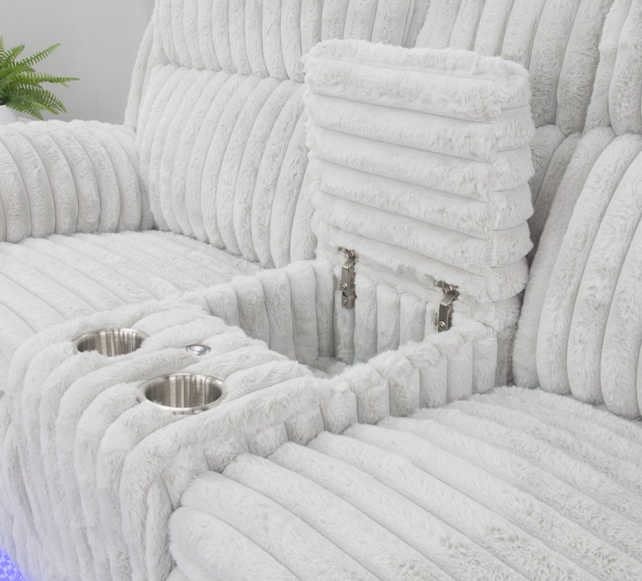 Max Reclining Console Loveseat