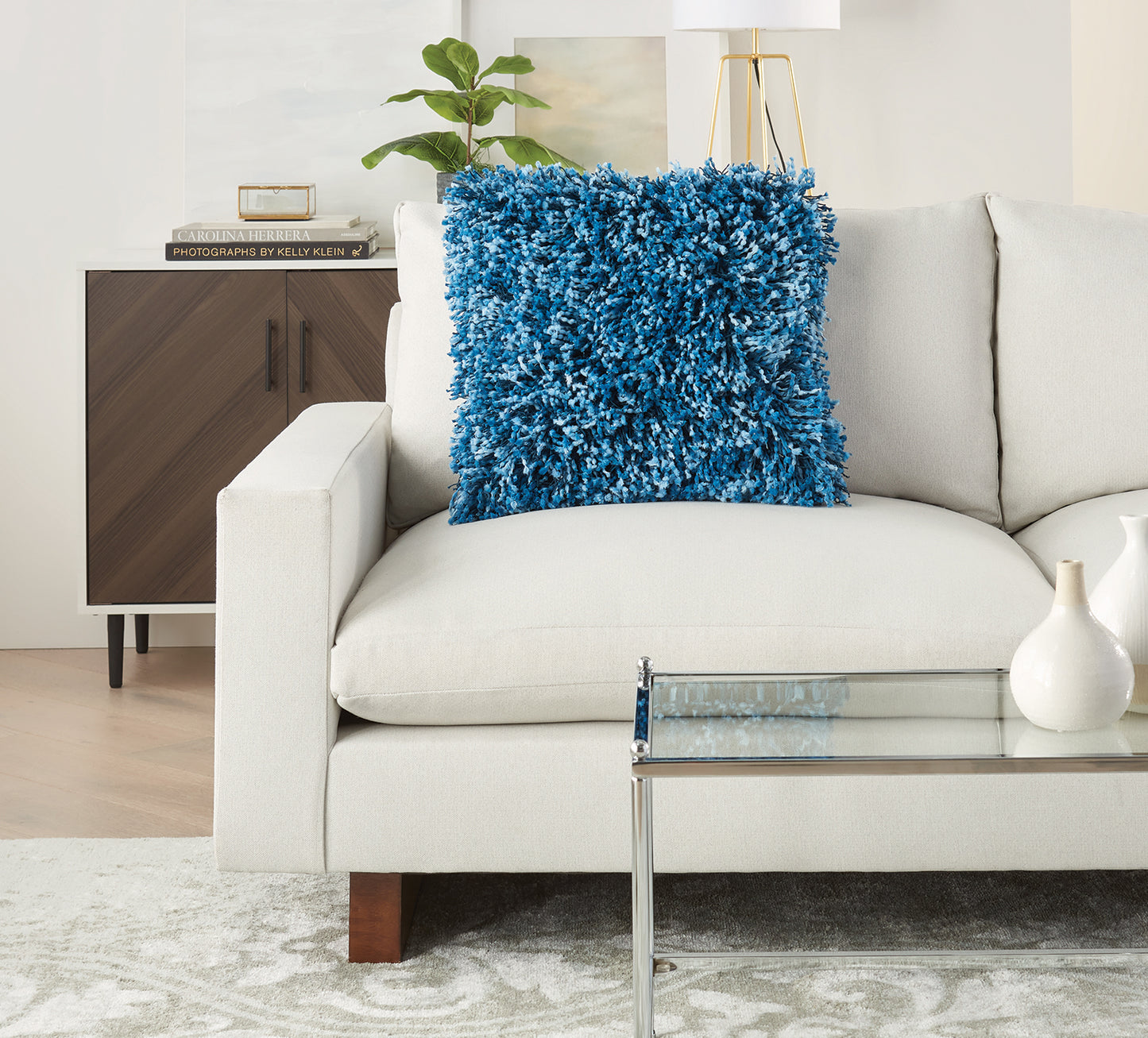 Almohada de pelo largo azul marino de 20 x 20 pulgadas