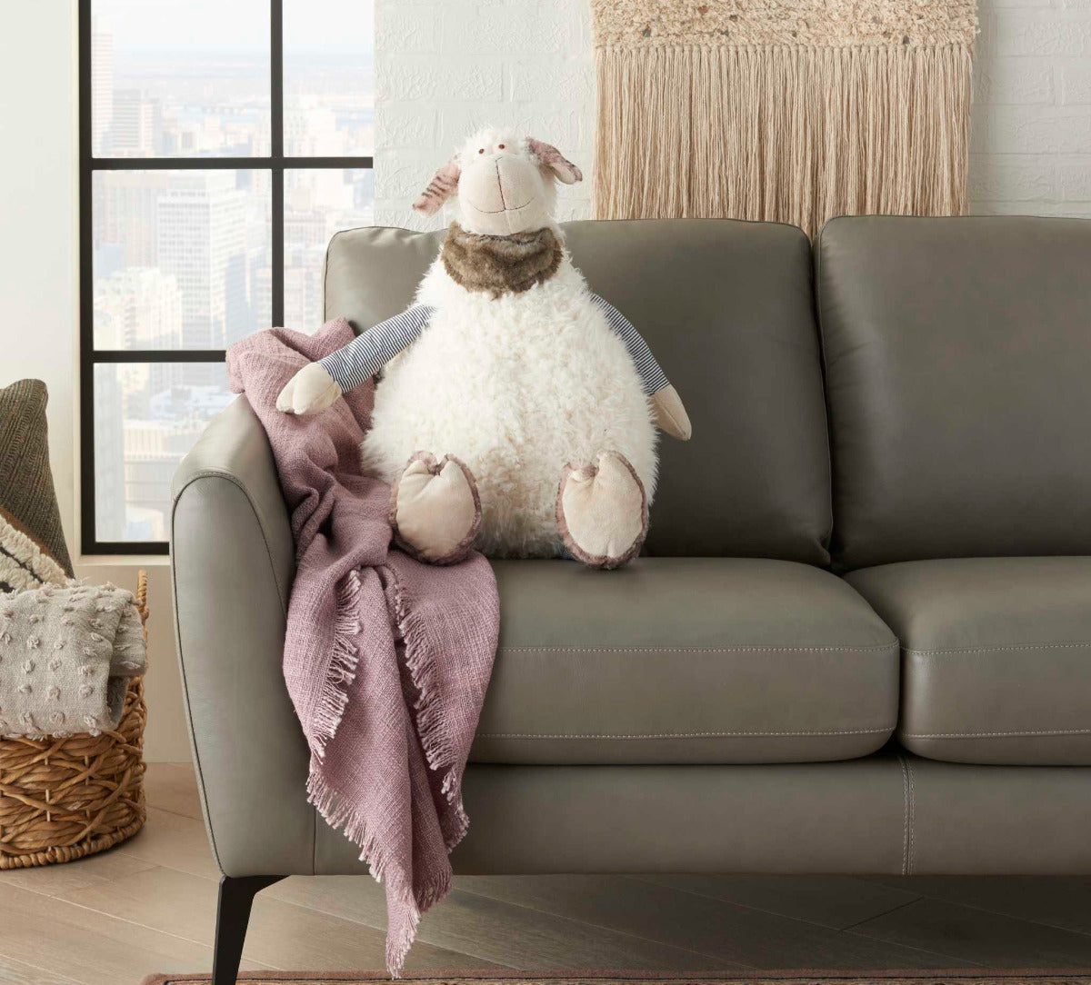 Puf de oveja color marfil