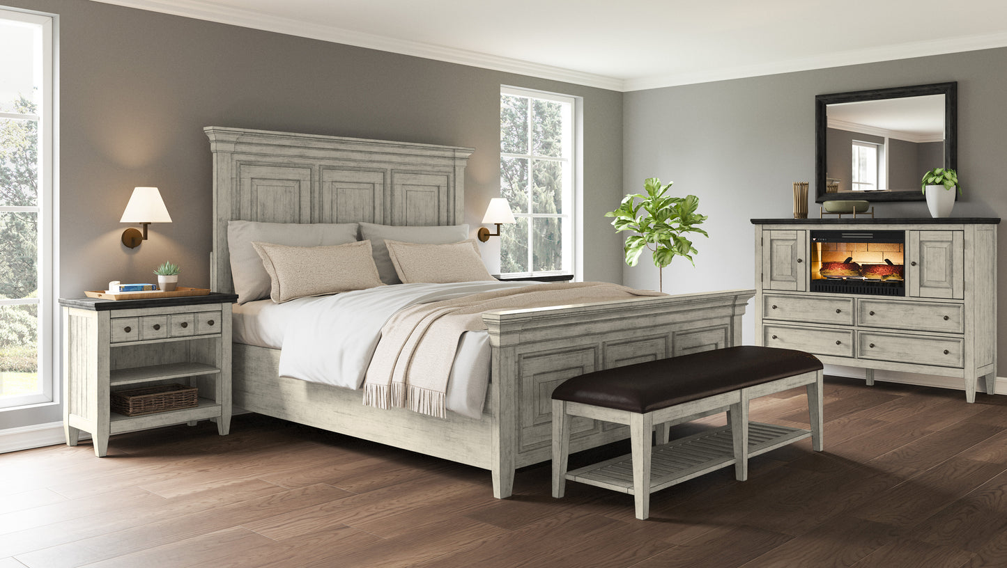 Dormitorio con chimenea tamaño queen, estilo casa de campo, color blanco, de 5 piezas