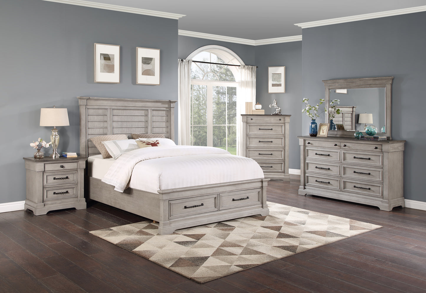 Dormitorio con 5 piezas en gris con almacenaje tamaño queen de Woodbridge