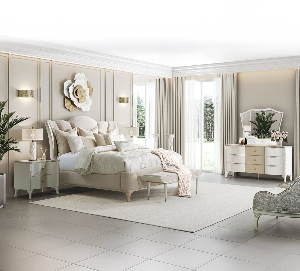 La Marisia King Upholstered Bed