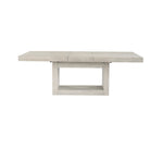 Mesa de comedor con luz de guirnalda