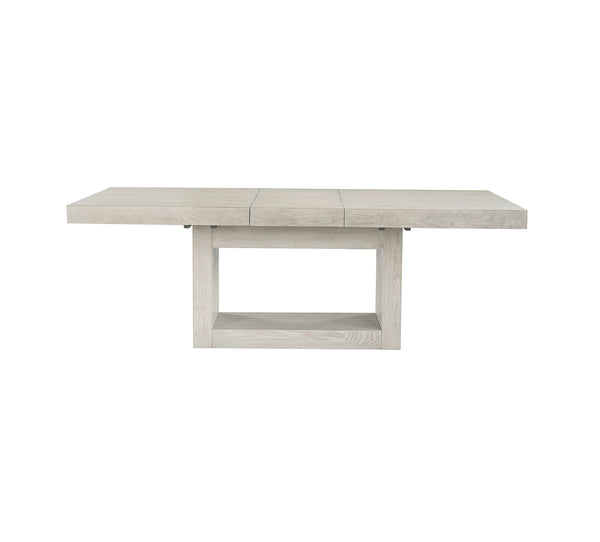 Mesa de comedor con luz de guirnalda