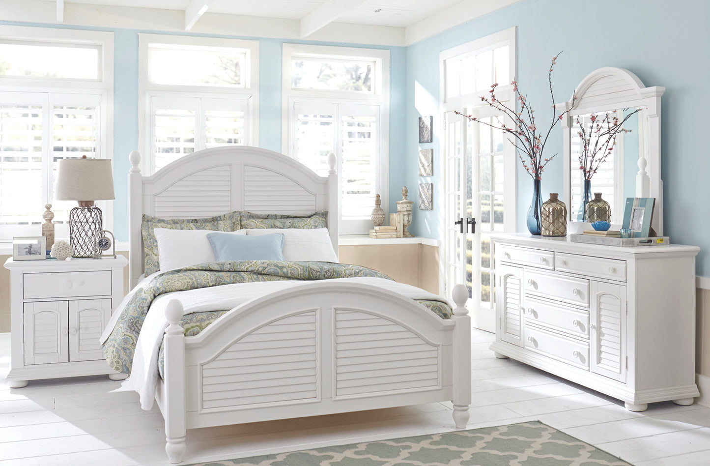 Summer House 5 Piece King Poster Bedroom